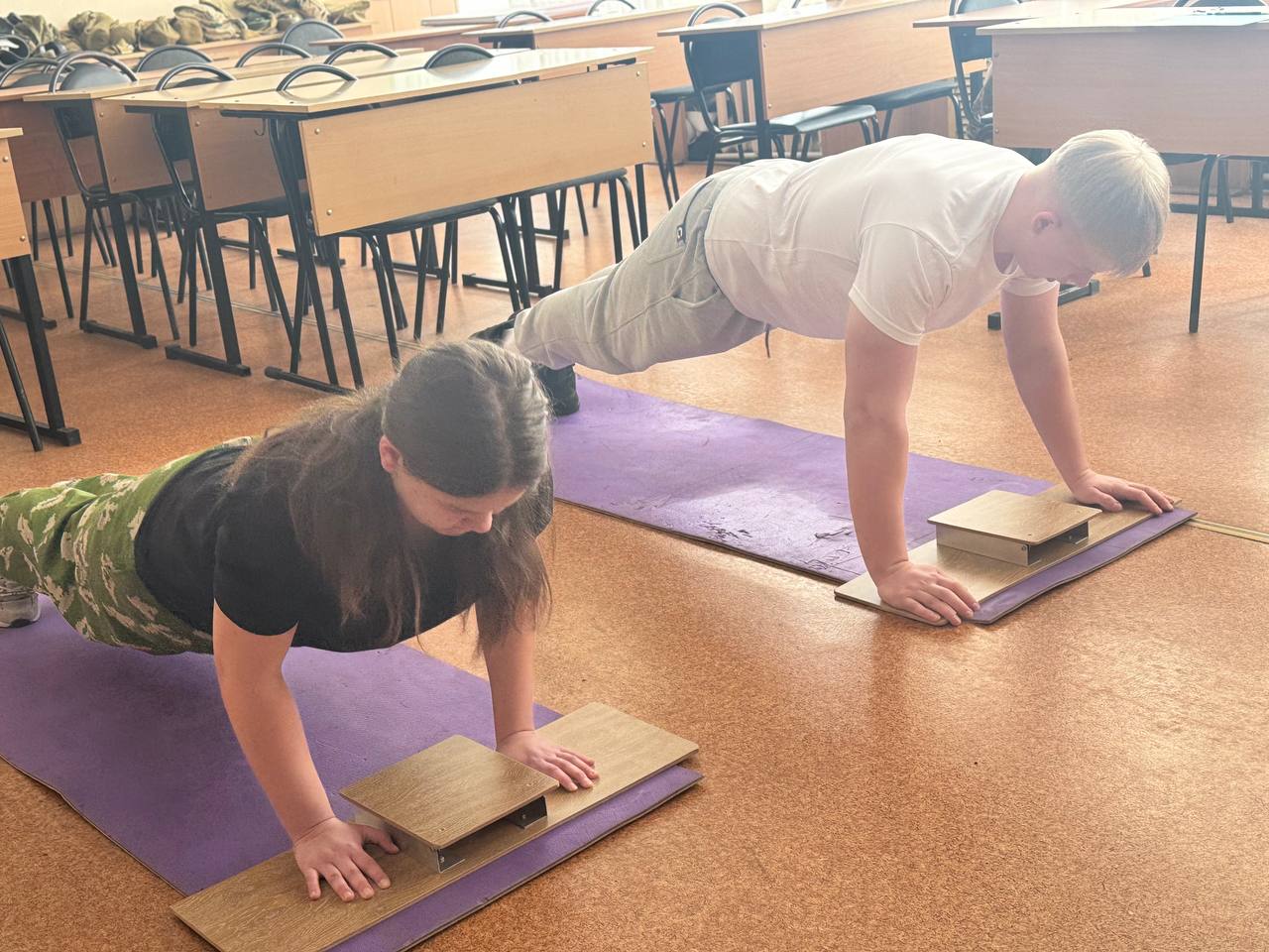 За победу в соревнованиях «Ворошиловский стрелок» боролись 12 команд Курской области За победу в соревнованиях «Ворошиловский стрелок» боролись 12 команд Курской области