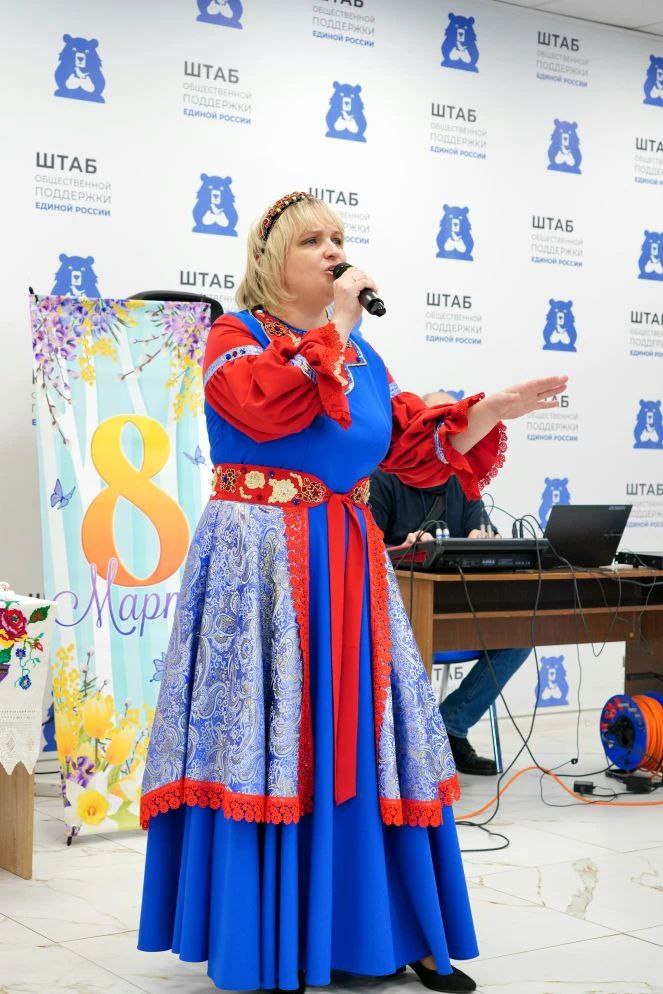 Владимир Зайцев: Сегодня в штабе общественной поддержки партии "Единая Россия" г. Курска в преддверии 8-Марта поздравил женщин с наступающим праздником Владимир Зайцев: Сегодня в штабе общественной поддержки партии "Единая Россия" г. Курска в преддверии 8-Марта поздравил женщин с наступающим праздником