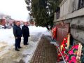В день освобождения г.Дмитриева и Дмитриевского района от немецко-фашистских захватчиков, дмитриевцы почтили память павших в годы Великой Отечественной войны воинов, возложив к памятникам и обелискам венки и цветы