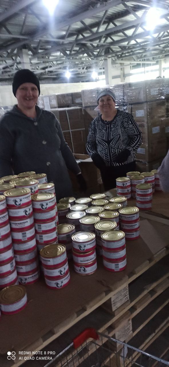 Геннадий Енютин: Сегодня в очередной раз волонтерская группа из Солнцевского района участвовала в формировании гуманитарных наборов для жителей курского приграничья на Губернаторском складе Геннадий Енютин: Сегодня в очередной раз волонтерская группа из Солнцевского района участвовала в формировании гуманитарных наборов для жителей курского приграничья на Губернаторском складе