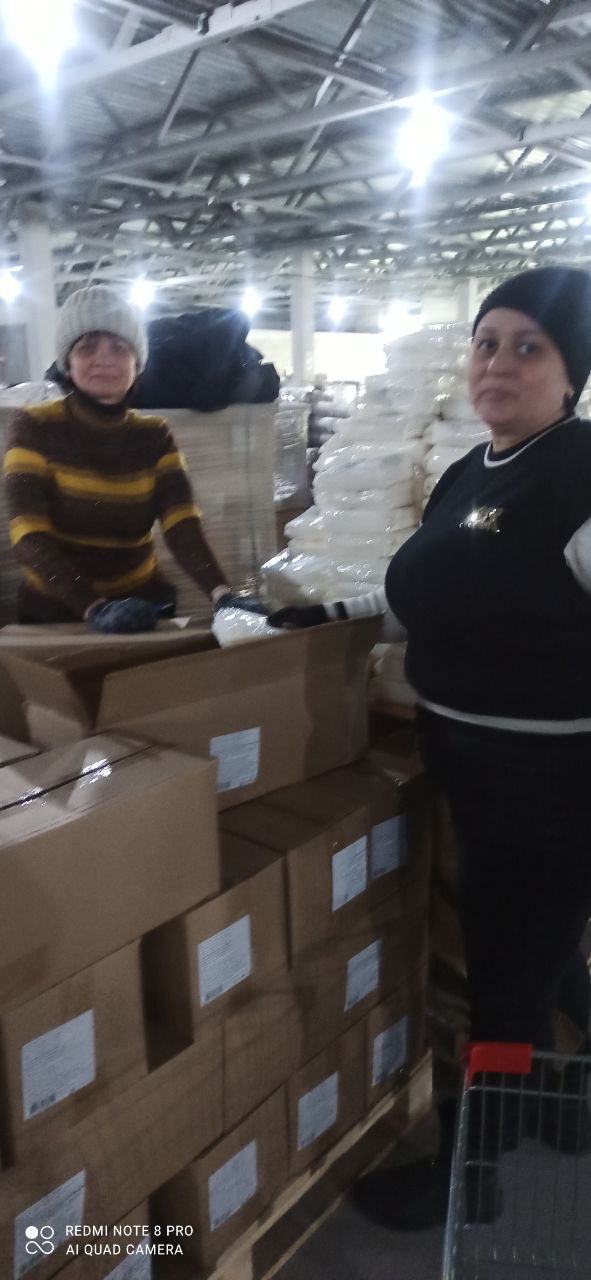 Геннадий Енютин: Сегодня в очередной раз волонтерская группа из Солнцевского района участвовала в формировании гуманитарных наборов для жителей курского приграничья на Губернаторском складе Геннадий Енютин: Сегодня в очередной раз волонтерская группа из Солнцевского района участвовала в формировании гуманитарных наборов для жителей курского приграничья на Губернаторском складе