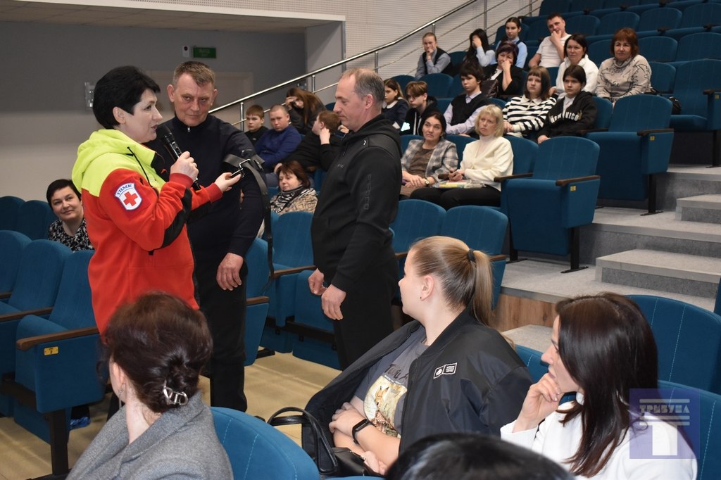 Дмитрий Новиков: В районном Доме культуры состоялась лекция, посвящённая обучению навыкам оказания первой помощи Дмитрий Новиков: В районном Доме культуры состоялась лекция, посвящённая обучению навыкам оказания первой помощи