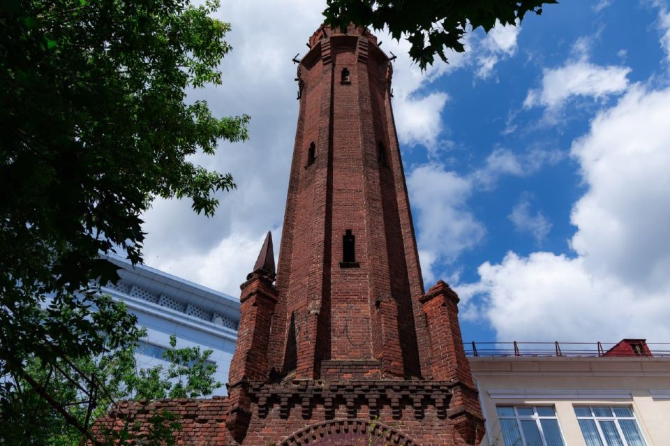 В Курске приступили к восстановлению водонапорной башни на улице Павлова