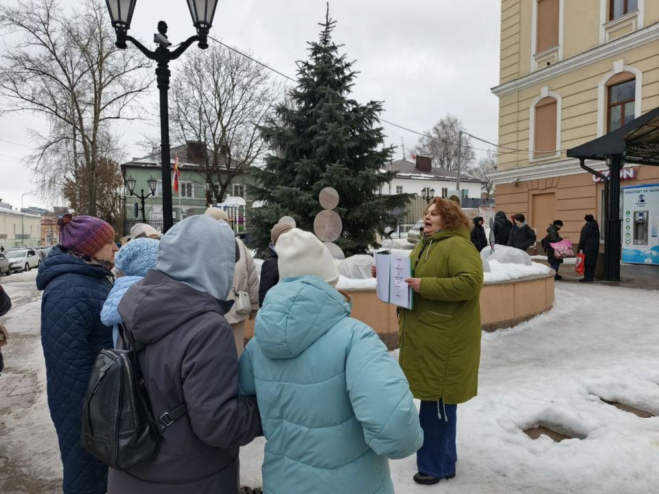 Курянкам подарили к 8 Марта экскурсию по улице Щепкина
