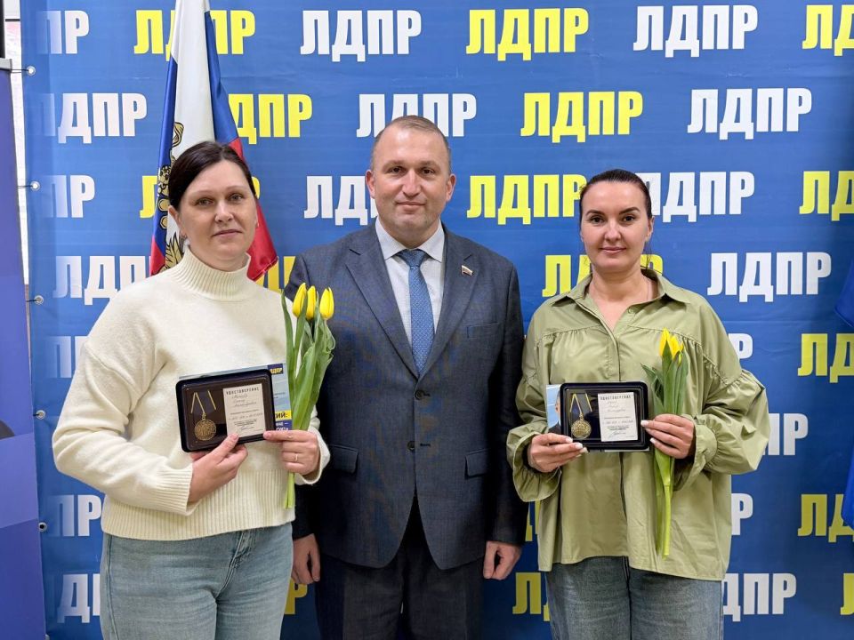 ������� �������: � ���������� ������ ��������� ���������, 8 �����, ������� ������� ������� �� ������ �� ������� � ���, � �� ��������� ������, ������� ����������� ������ ���� �����, � �����������