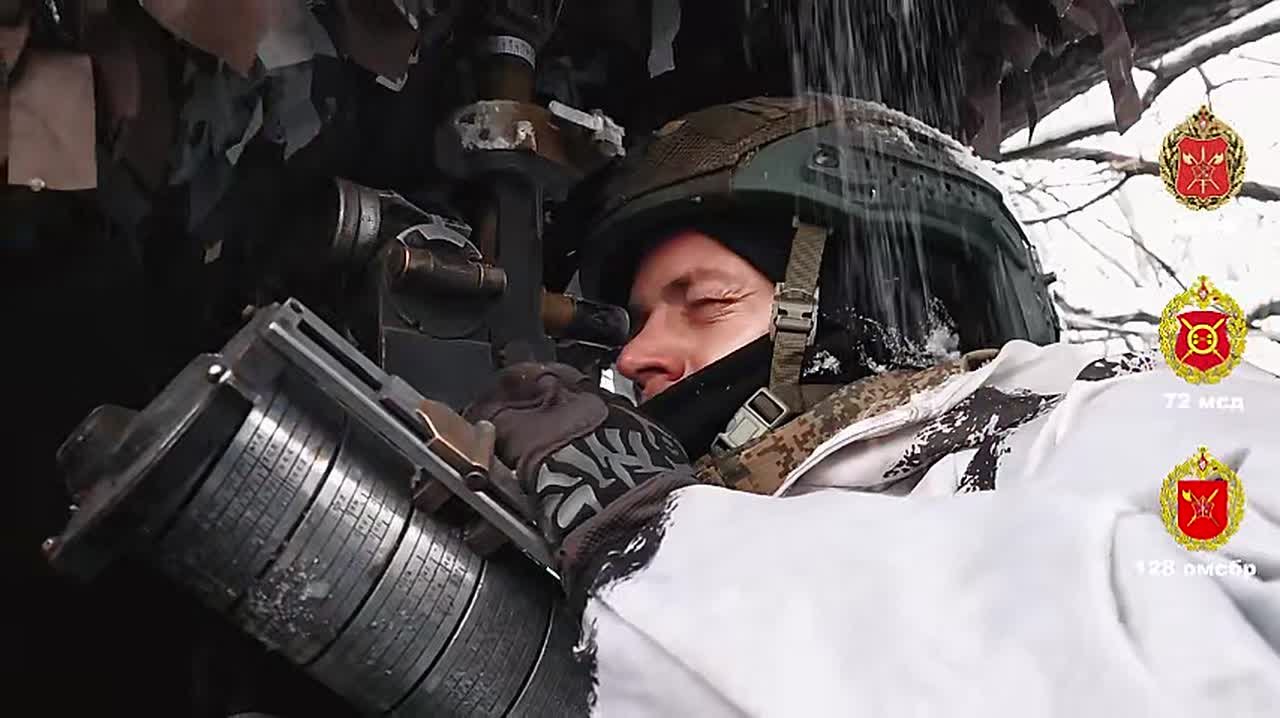 Бойцы 44 Армейского корпуса группировки войск «Север» поздравляют женщин с 8 марта: