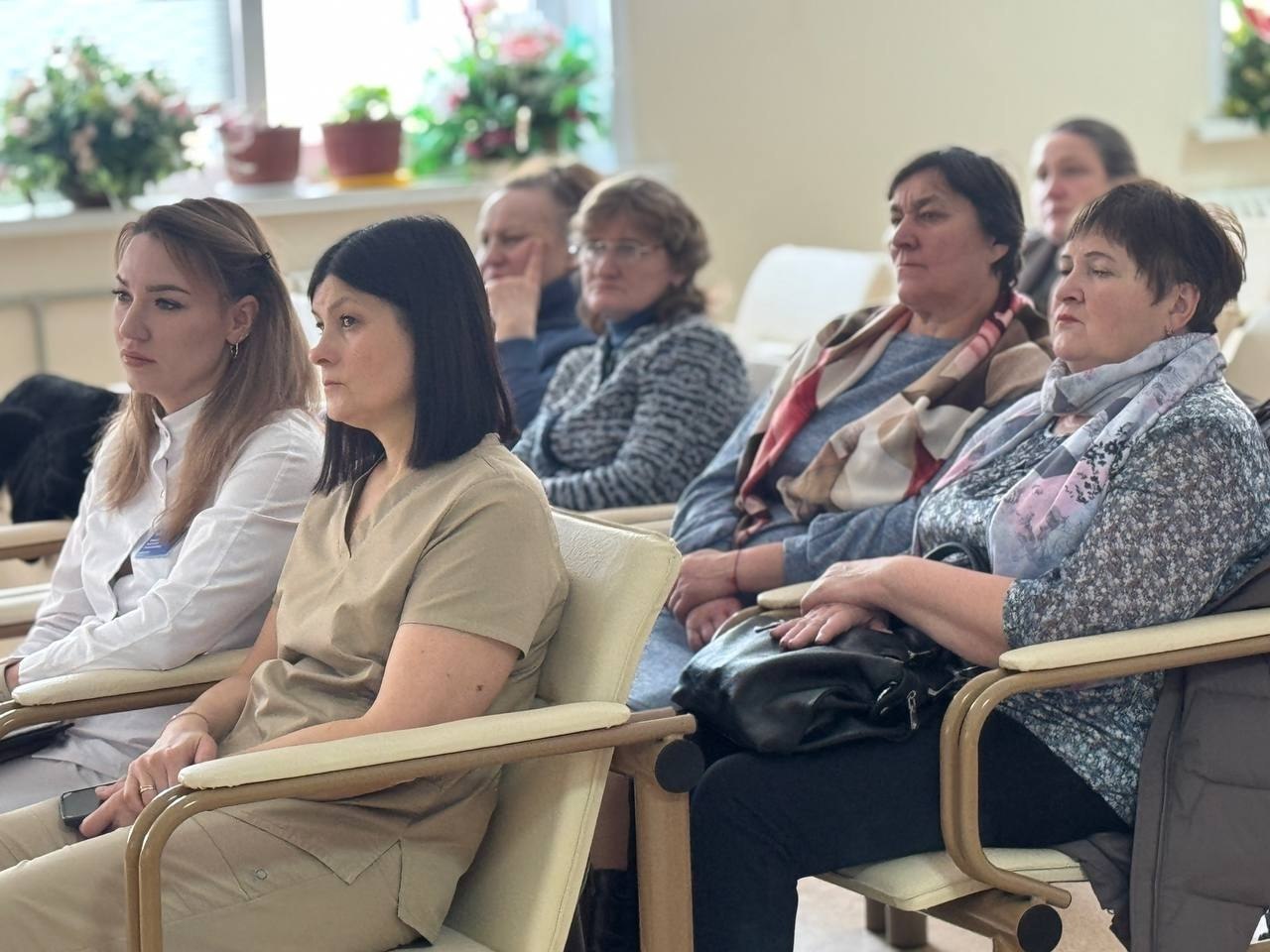 Врачи Курского онкоцентра провели выездной приём в Фатежском районе Врачи Курского онкоцентра провели выездной приём в Фатежском районе