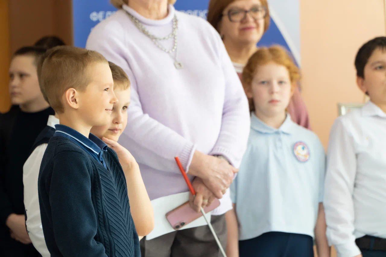 Фотовыставку «Зоомгновения» партпроекта «Защита животного мира» показали в школах Советского и Черемисиновского районов