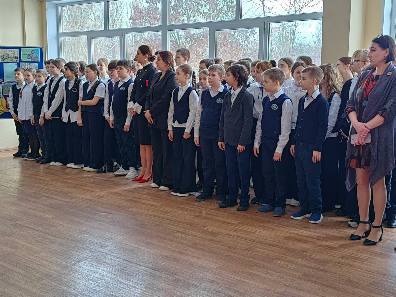 В школе № 20 состоялся торжественный митинг, посвященный Дню памяти выпускников школы, погибших при исполнении служебного долга в Чеченской Республике В школе № 20 состоялся торжественный митинг, посвященный Дню памяти выпускников школы, погибших при исполнении служебного долга в Чеченской Республике