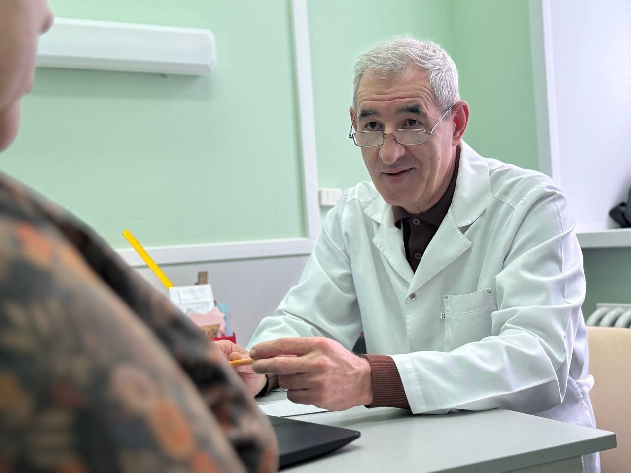 Врачи Курского онкоцентра провели выездной приём в Фатежском районе Врачи Курского онкоцентра провели выездной приём в Фатежском районе