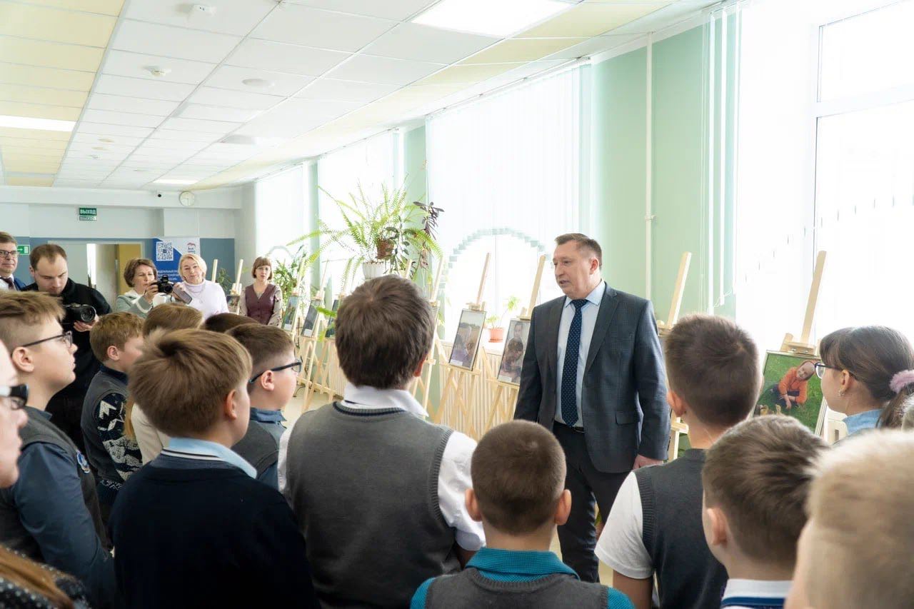 Фотовыставку «Зоомгновения» партпроекта «Защита животного мира» показали в школах Советского и Черемисиновского районов Фотовыставку «Зоомгновения» партпроекта «Защита животного мира» показали в школах Советского и Черемисиновского районов