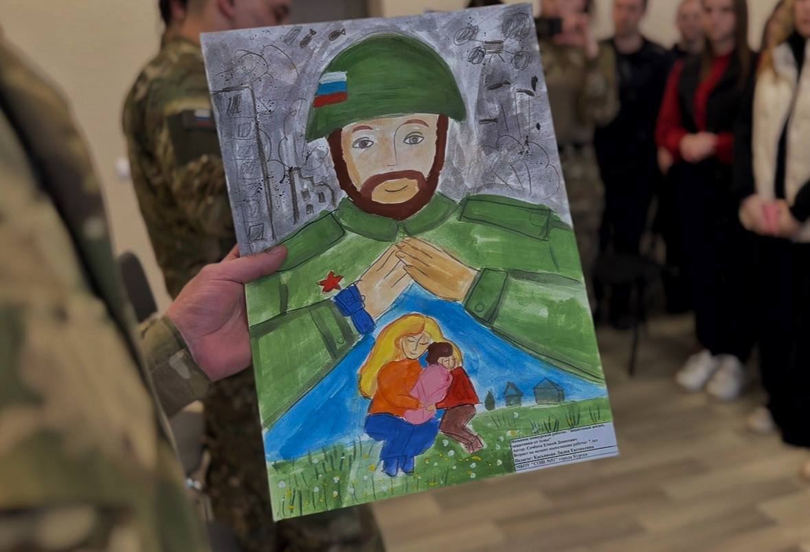 Вчера ребята из Курского приграничья встретились с участниками операции «Поток», военнослужащими ОДШБР «Ветераны» - «Мексикой», «Бумером» и «АК-47» Вчера ребята из Курского приграничья встретились с участниками операции «Поток», военнослужащими ОДШБР «Ветераны» - «Мексикой», «Бумером» и «АК-47»