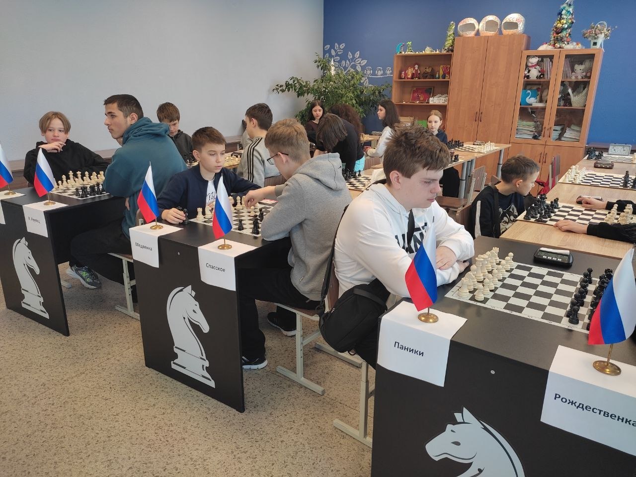 Первенство Медвенского района по шахматам среди учащихся общеобразовательных учреждений Первенство Медвенского района по шахматам среди учащихся общеобразовательных учреждений