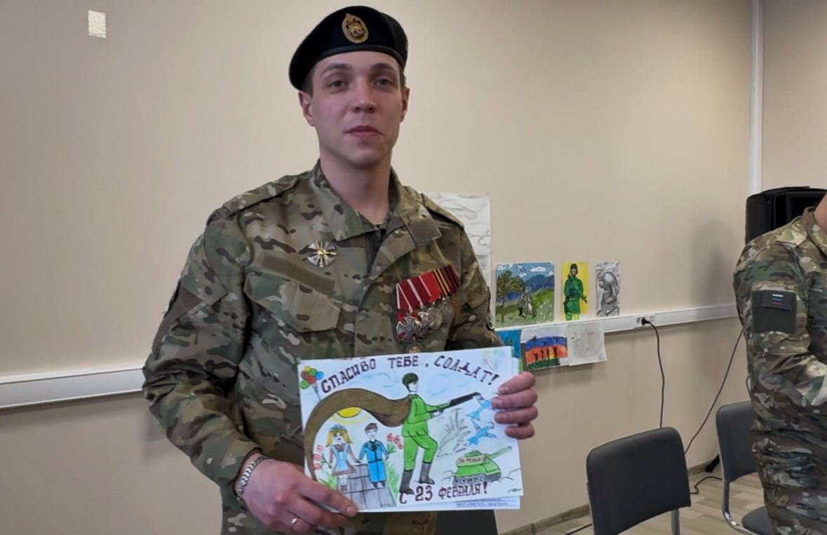 Вчера ребята из Курского приграничья встретились с участниками операции «Поток», военнослужащими ОДШБР «Ветераны» - «Мексикой», «Бумером» и «АК-47» Вчера ребята из Курского приграничья встретились с участниками операции «Поток», военнослужащими ОДШБР «Ветераны» - «Мексикой», «Бумером» и «АК-47»