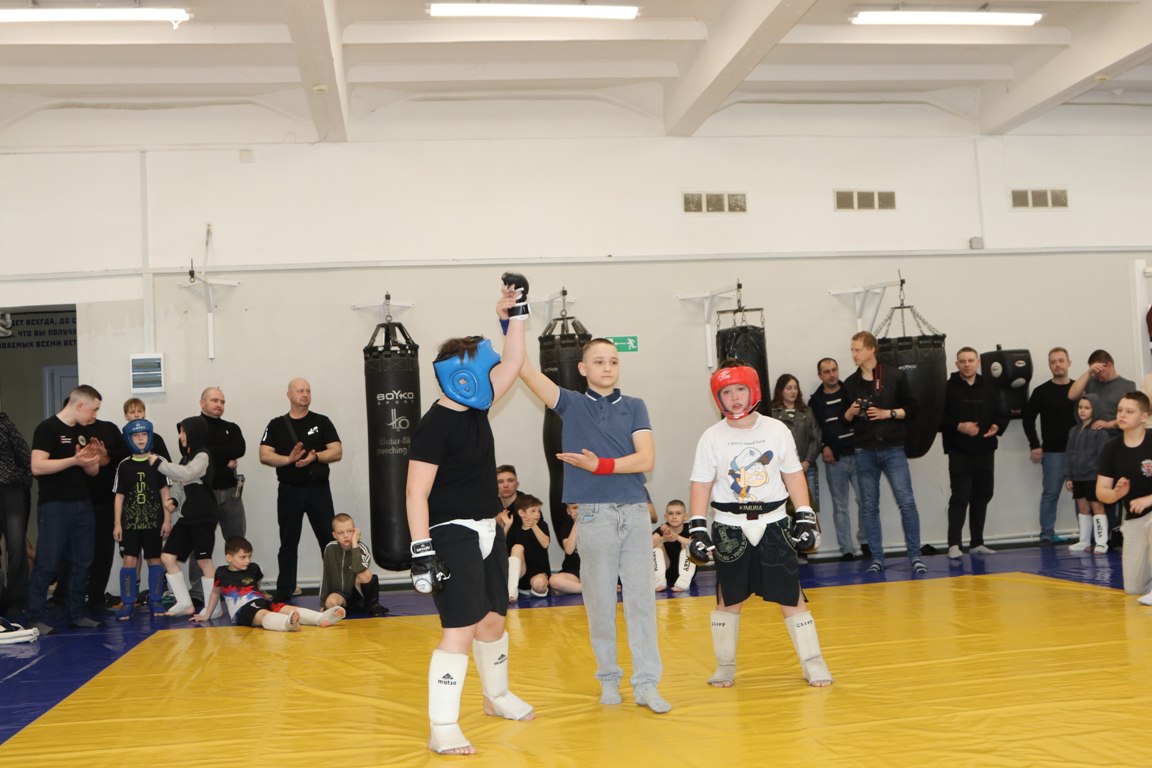 Александр Михайлов: Совместно с исполняющей обязанности заместителя главы администрации города Ларисой Кравченко посетили военно – спортивный клуб «БУ-ДО», где приняли участие в открытии внутриклубного турнира по панкратиону Александр Михайлов: Совместно с исполняющей обязанности заместителя главы администрации города Ларисой Кравченко посетили военно – спортивный клуб «БУ-ДО», где приняли участие в открытии внутриклубного турнира по панкратиону