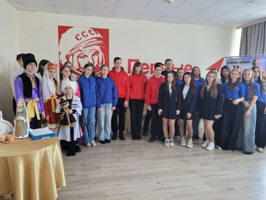 В Центре Первых Медвенского района прошел первый этап деловой игры, посвященной Году единства народов России В Центре Первых Медвенского района прошел первый этап деловой игры, посвященной Году единства народов России