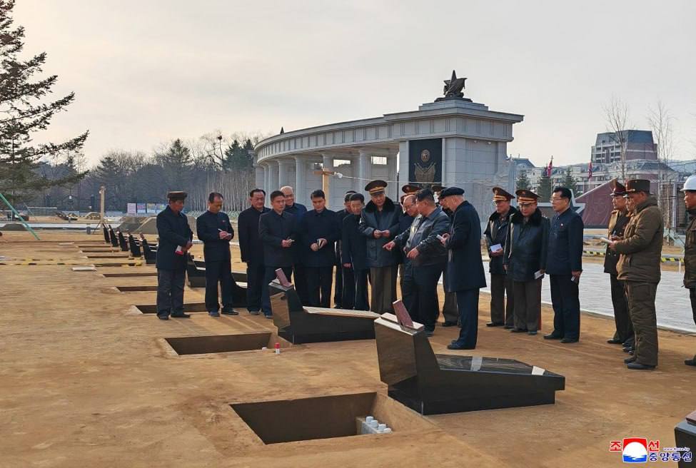 Ким Чен Ын посетил стройку музея в честь участников боев за Курскую область Ким Чен Ын посетил стройку музея в честь участников боев за Курскую область