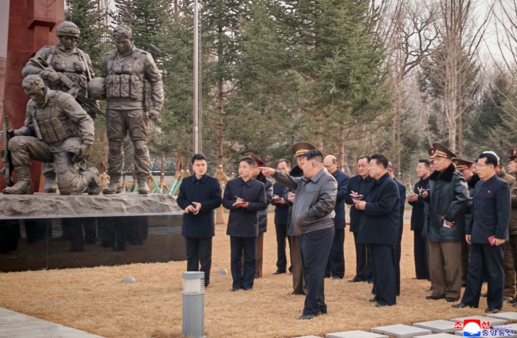 Ким Чен Ын посетил стройку музея, посвященного операции по освобождению Курской области Ким Чен Ын посетил стройку музея, посвященного операции по освобождению Курской области