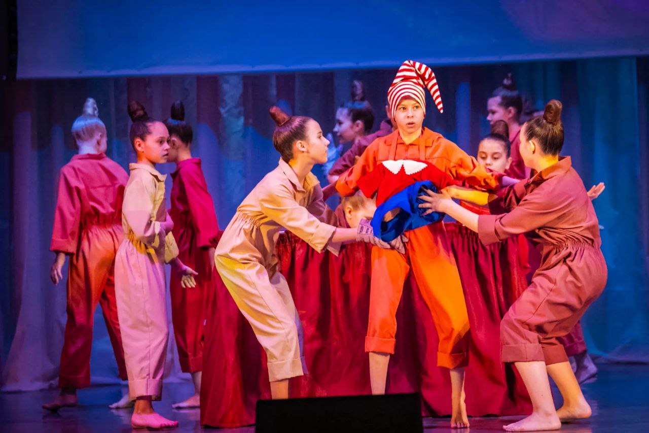 В городском культурном центре «Лира» прошёл отчётный концерт образцового ансамбля эстрадного танца «Хамелеон» В городском культурном центре «Лира» прошёл отчётный концерт образцового ансамбля эстрадного танца «Хамелеон»