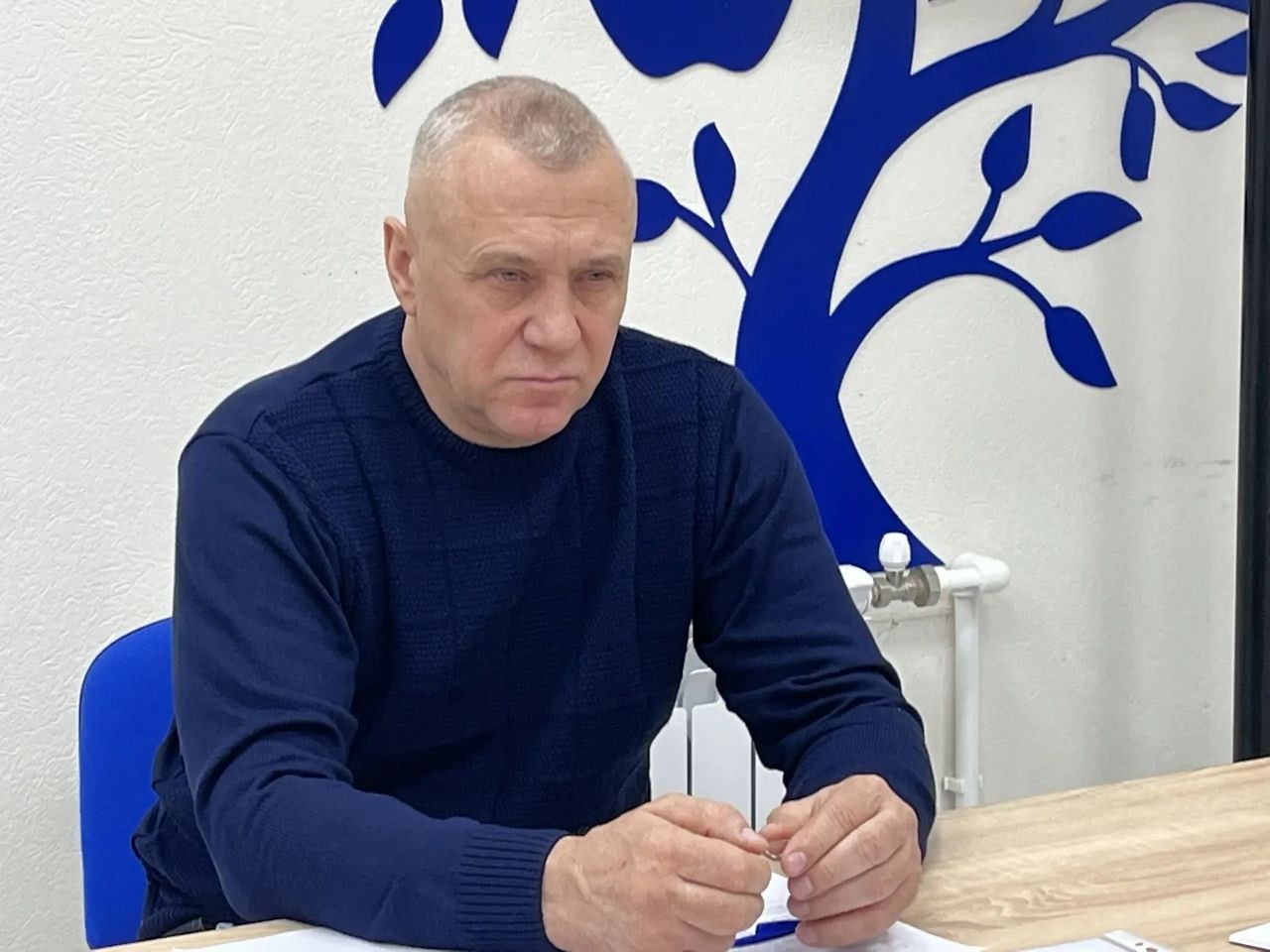 Павел Золотарев: Дорогие друзья!. Состоялось совещание с заместителями и руководителями отделов администрации Глушковского района, на котором были рассмотрены ключевые рабочие вопросы