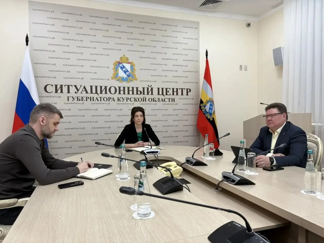 Министр цифрового развития и связи Курской области Сергей Кожевников совместно с первым заместителем руководителя Администрации Курской области Олесей Дворцовой провели встречу с коллегами из Минцифры России