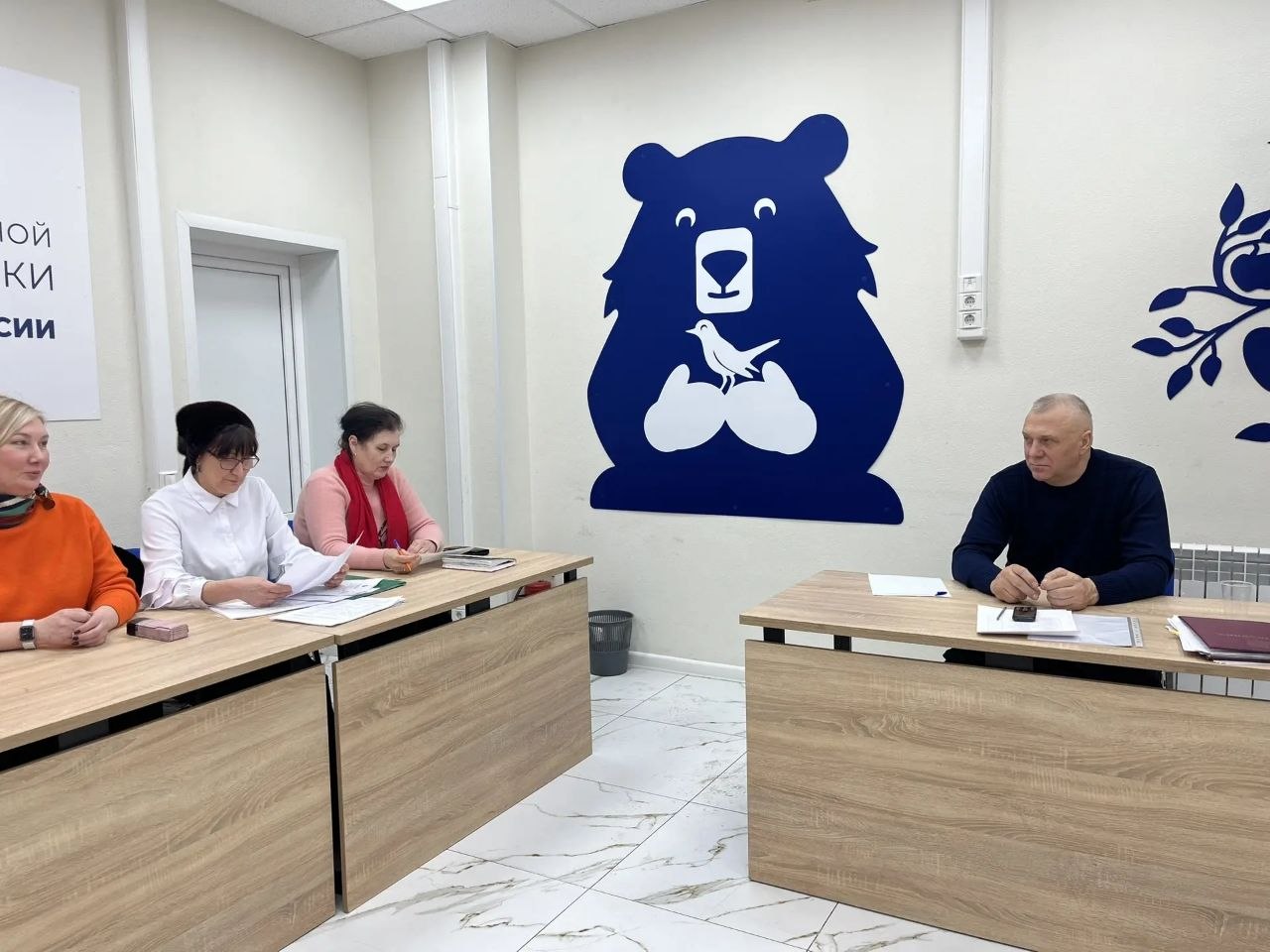 Павел Золотарев: Дорогие друзья!. Состоялось совещание с заместителями и руководителями отделов администрации Глушковского района, на котором были рассмотрены ключевые рабочие вопросы Павел Золотарев: Дорогие друзья!. Состоялось совещание с заместителями и руководителями отделов администрации Глушковского района, на котором были рассмотрены ключевые рабочие вопросы