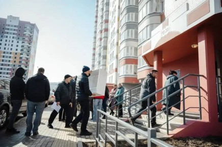 В Курске 26 детей-сирот из приграничья повторно получили квартиры