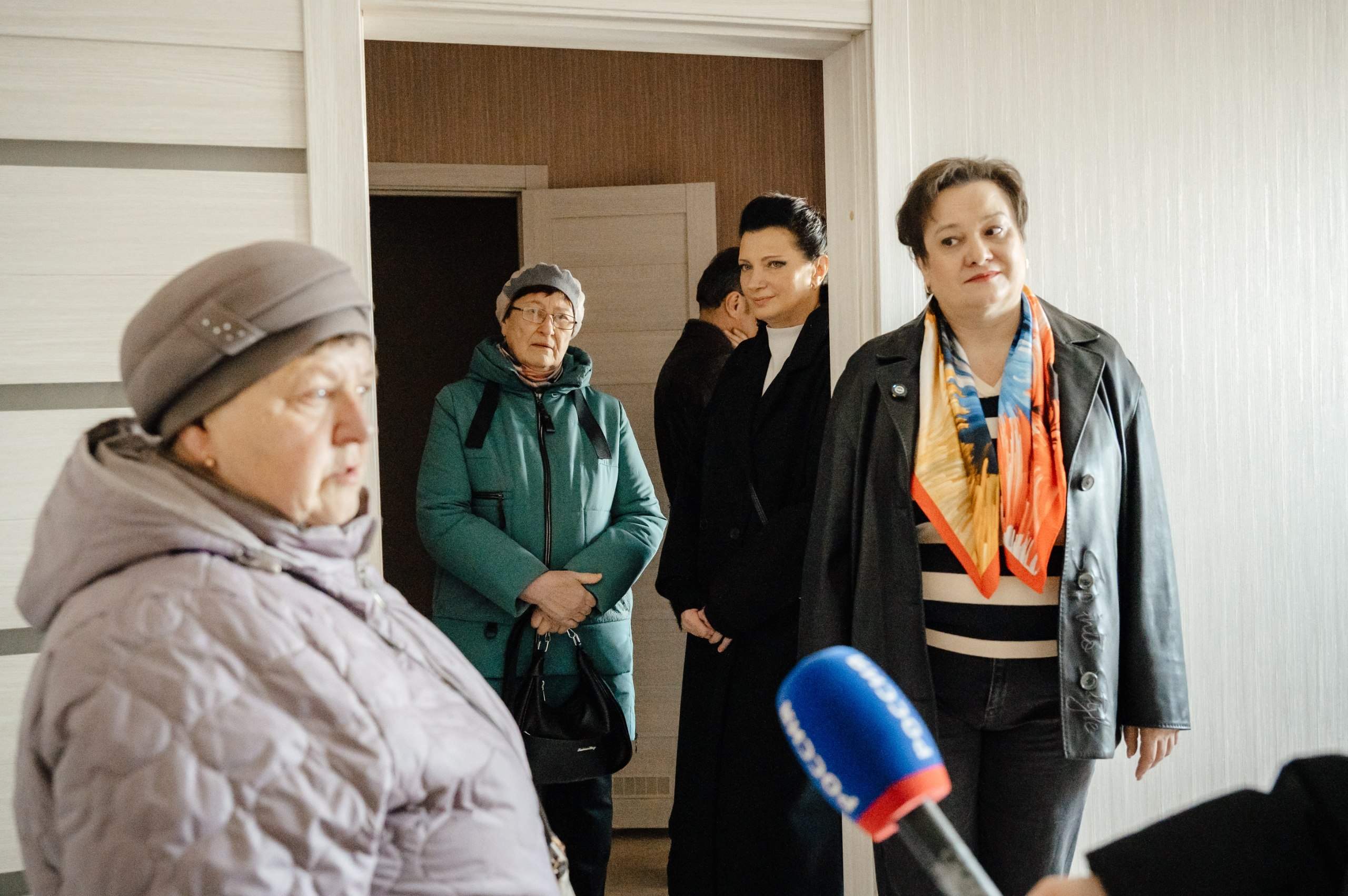 В Курске 169 жителей из приграничных районов получили ключи от квартир на проспекте Надежды Плевицкой В Курске 169 жителей из приграничных районов получили ключи от квартир на проспекте Надежды Плевицкой