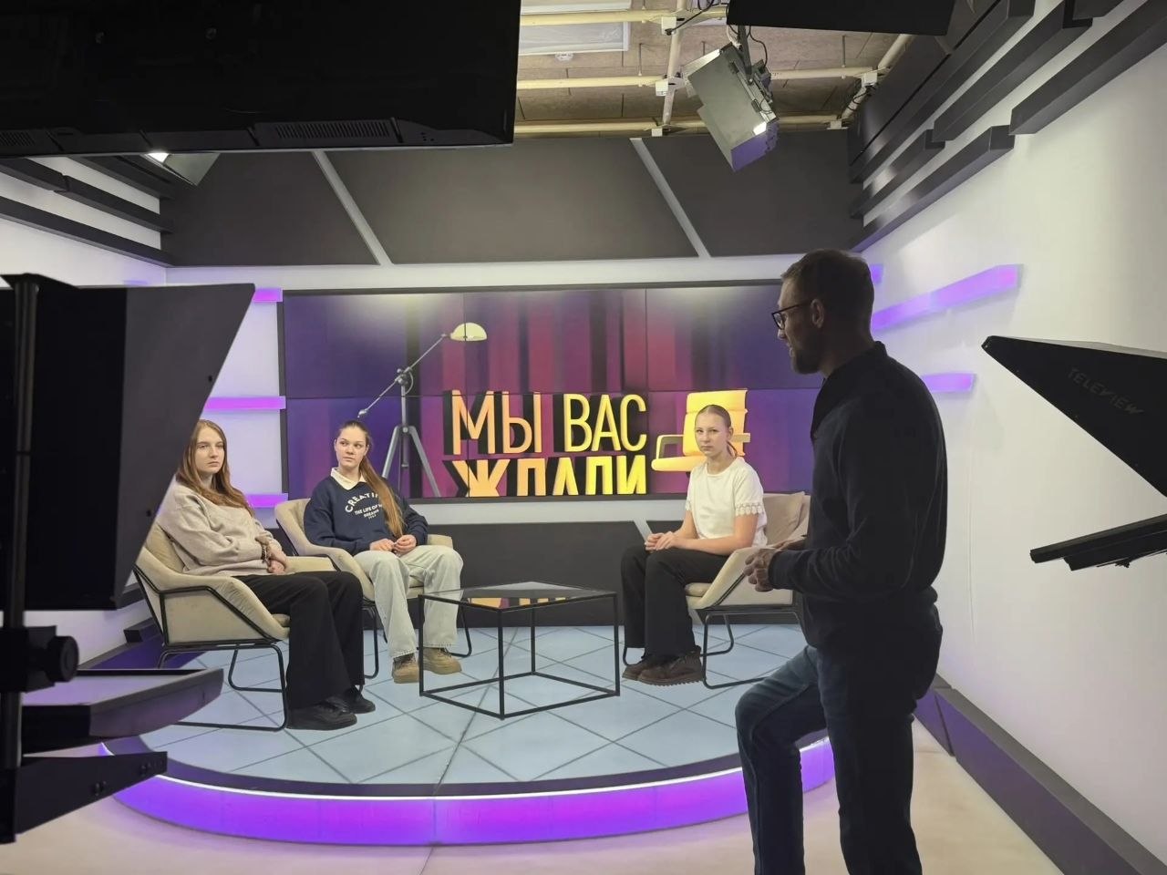 Ребята из Детской пресс-службы администрации города продолжают знакомиться с курской журналистикой Ребята из Детской пресс-службы администрации города продолжают знакомиться с курской журналистикой