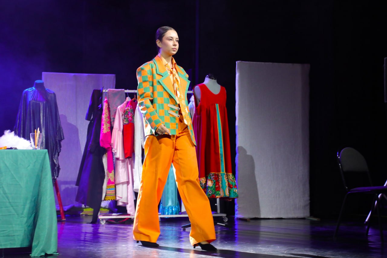 Век моды русской: путешествие во времени на подиуме Курчатова! Век моды русской: путешествие во времени на подиуме Курчатова!