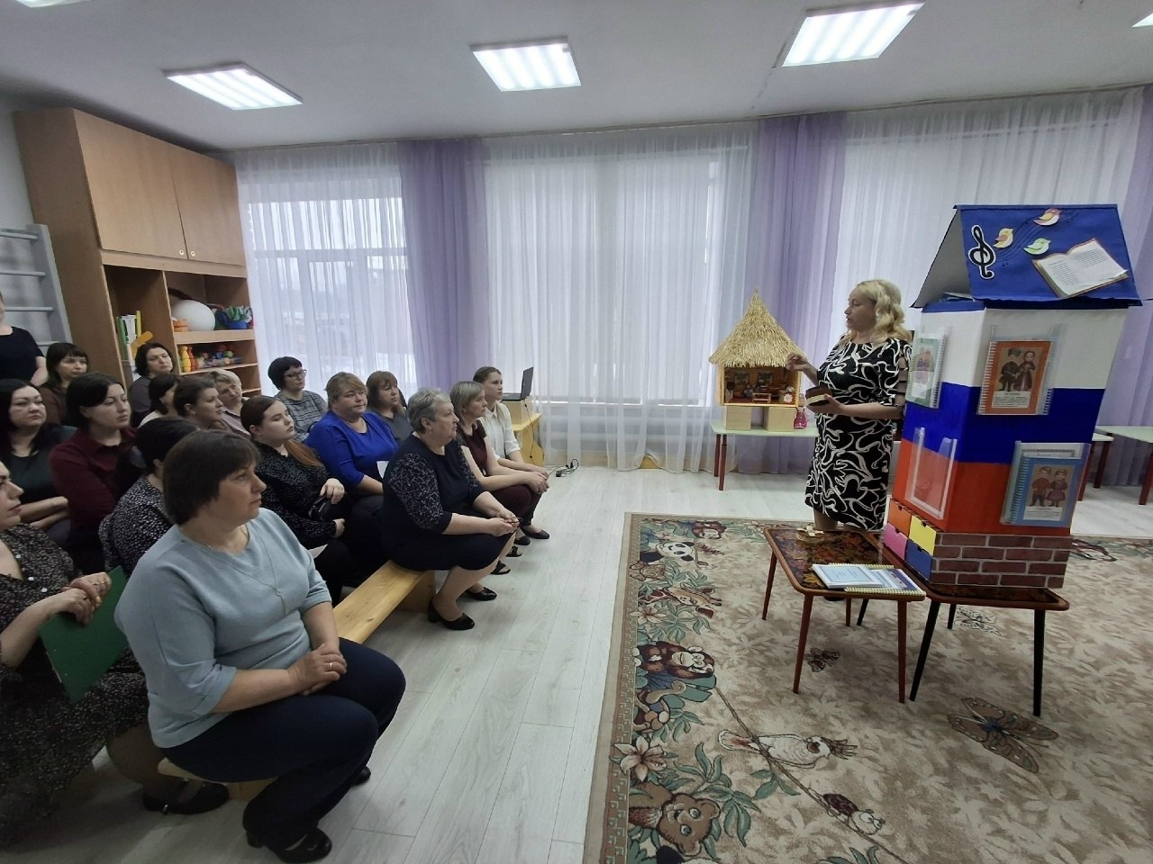 19 марта в детском саду поселка Пристень прошел районный семинар на тему "Живут в России разные народы"