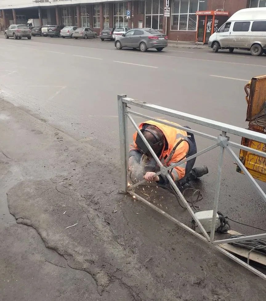 На улицах Курска наводят порядок 80 человек и 49 машин На улицах Курска наводят порядок 80 человек и 49 машин