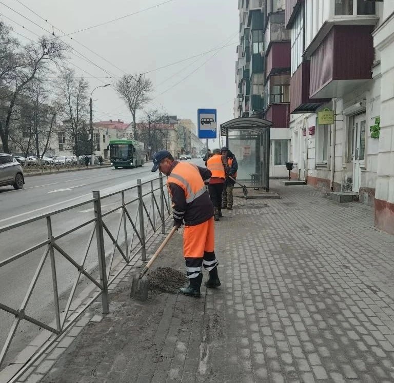 На улицах Курска наводят порядок 80 человек и 49 машин На улицах Курска наводят порядок 80 человек и 49 машин