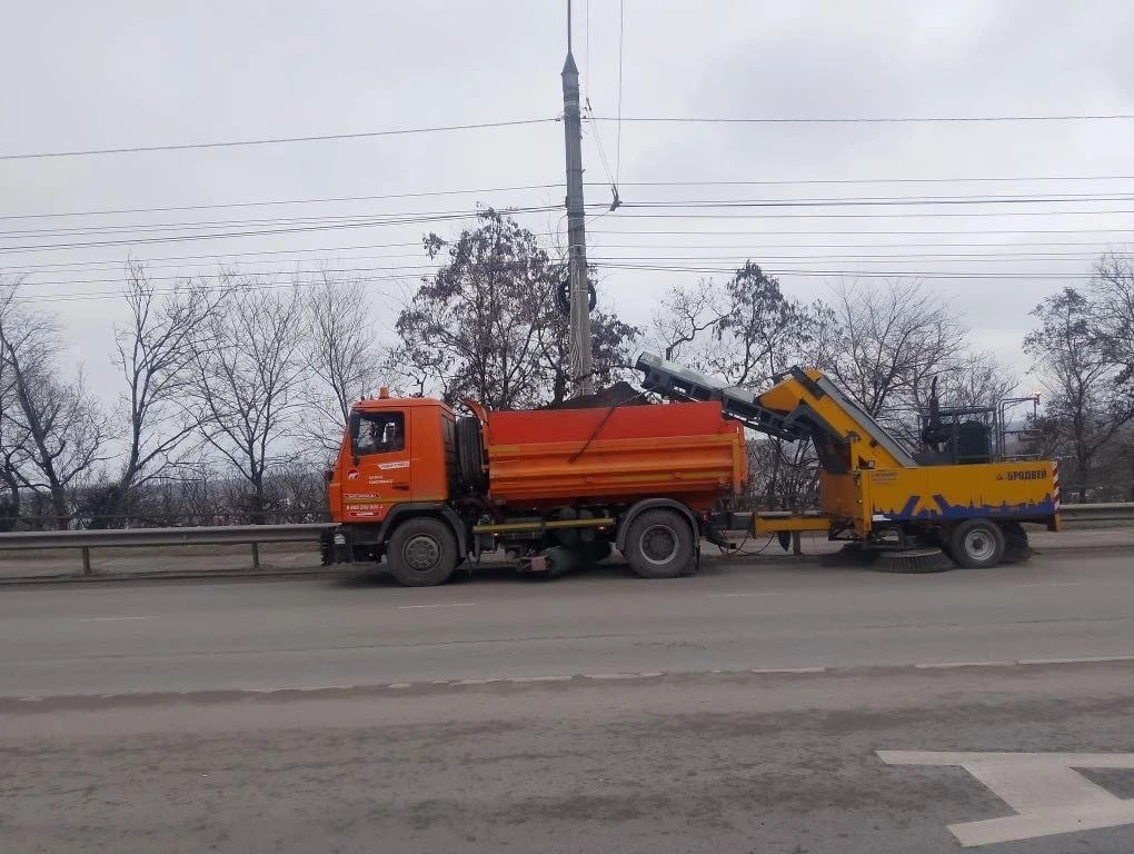 На улицах Курска наводят порядок 80 человек и 49 машин На улицах Курска наводят порядок 80 человек и 49 машин