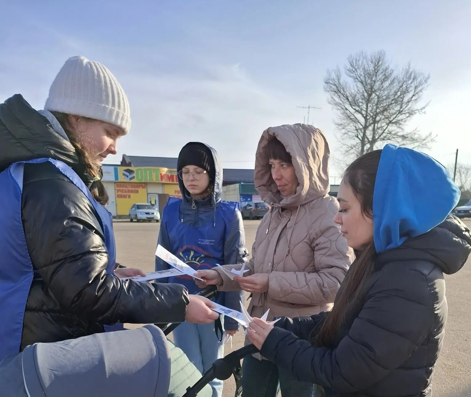 Волонтеры отряда «Доброе сердце» Черемисиновского центра соцпомощи «Содействие» провели акцию «Вместе против террора» Волонтеры отряда «Доброе сердце» Черемисиновского центра соцпомощи «Содействие» провели акцию «Вместе против террора»
