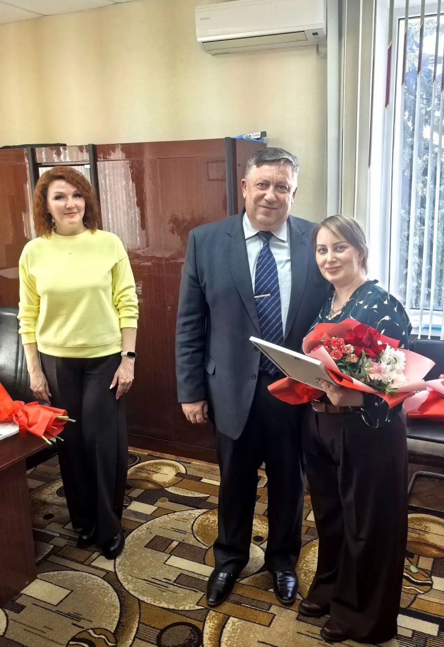 Владимир Ковальчук: Сегодня в Администрации Рыльского района состоялось награждение работников культуры, чей профессиональный праздник мы отмечали накануне