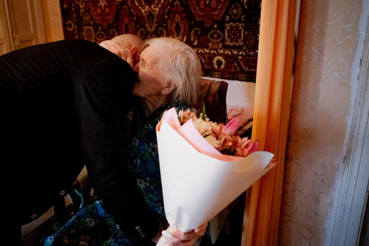 Евгений Маслов: Поздравил со 100-летним юбилеем Зою Пантелеевну Лебедеву Евгений Маслов: Поздравил со 100-летним юбилеем Зою Пантелеевну Лебедеву