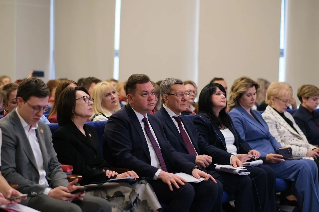 В Ростове-на-Дону стартовал педагогический интенсив по развитию воспитательных мероприятий проекта «Без срока давности» В Ростове-на-Дону стартовал педагогический интенсив по развитию воспитательных мероприятий проекта «Без срока давности»