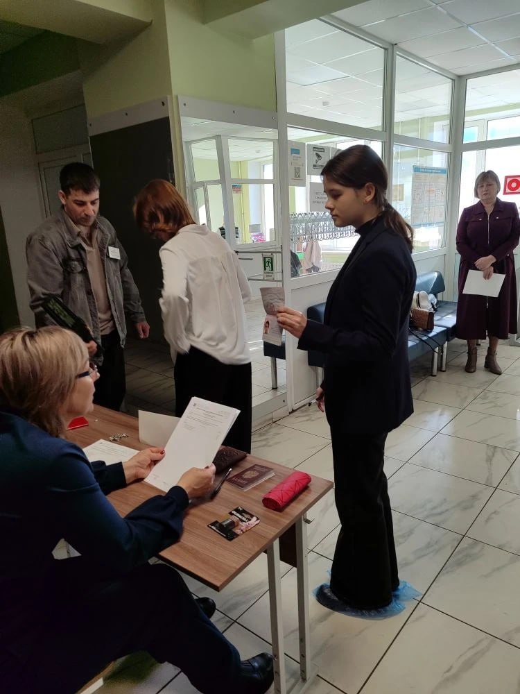 Геннадий Енютин: В рамках подготовки к государственной итоговой аттестации 2026 года на базе Солнцевской средней школы 26 марта проведено тренировочное мероприятие в форме ЕГЭ по русскому языку для выпускников 11 – х классов Геннадий Енютин: В рамках подготовки к государственной итоговой аттестации 2026 года на базе Солнцевской средней школы 26 марта проведено тренировочное мероприятие в форме ЕГЭ по русскому языку для выпускников 11 – х классов