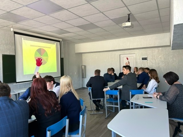 23 марта сотрудниками Центральной детской библиотеки была проведена программа «Атомный эрудит» для обучающихся МБОУ «Средняя общеобразовательная школа с углубленным изучением иностранных языков № 4» 10 А класса (классный... 23 марта сотрудниками Центральной детской библиотеки была проведена программа «Атомный эрудит» для обучающихся МБОУ «Средняя общеобразовательная школа с углубленным изучением иностранных языков № 4» 10 А класса (классный...