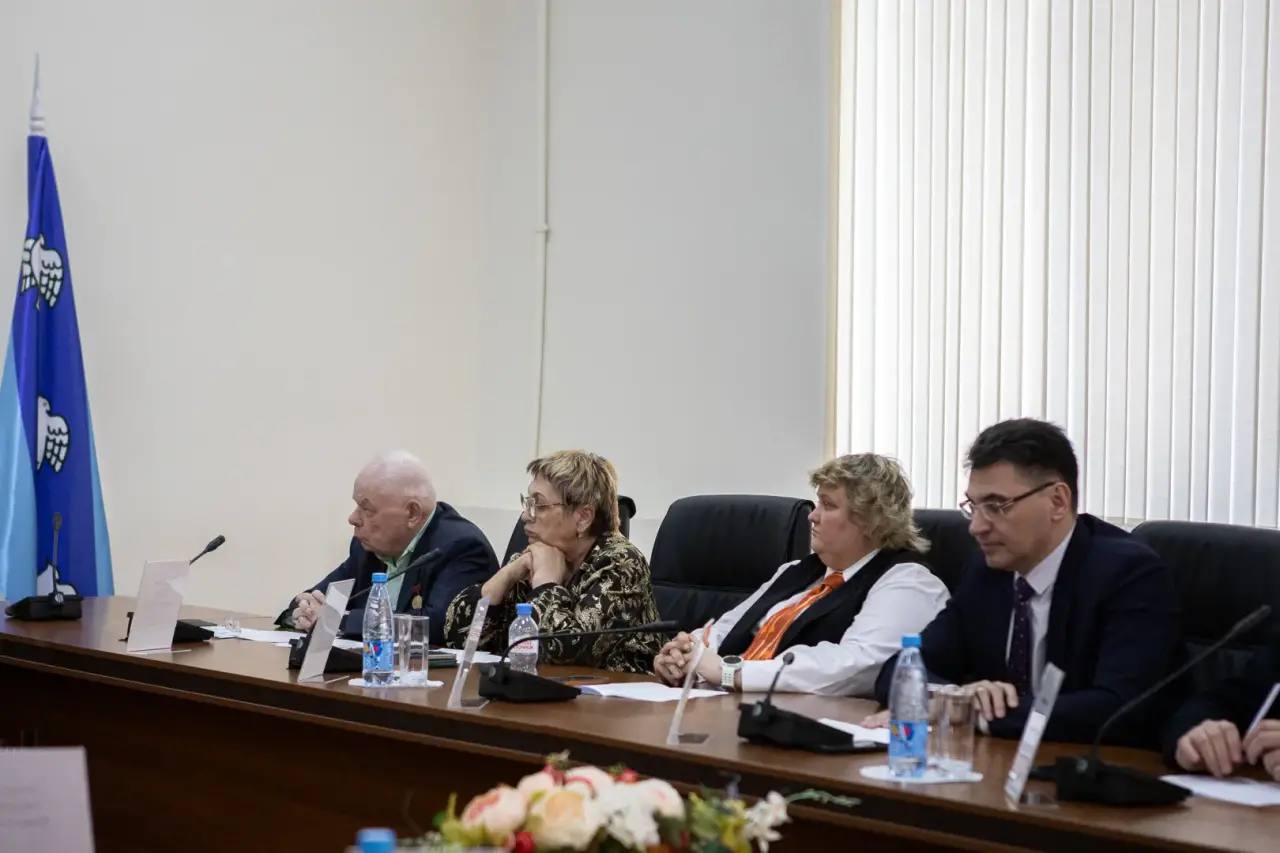 Евгений Маслов подвел итоги работы по благоустройству Курска Евгений Маслов подвел итоги работы по благоустройству Курска