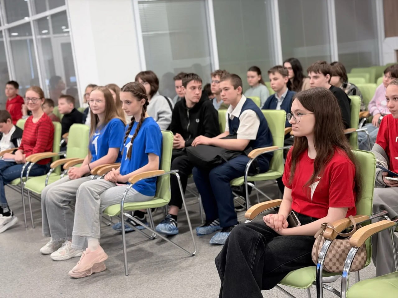 Студенты филологического факультета Курского государственного университета отпраздновали День поэзии вместе с участниками «Движения Первых» Студенты филологического факультета Курского государственного университета отпраздновали День поэзии вместе с участниками «Движения Первых»