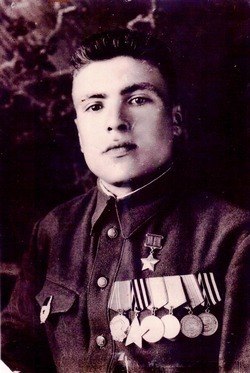 В рамках рубрики «Исторический багаж» рассказываем о Герое Советского Союза Василии Федоровиче Баранникове