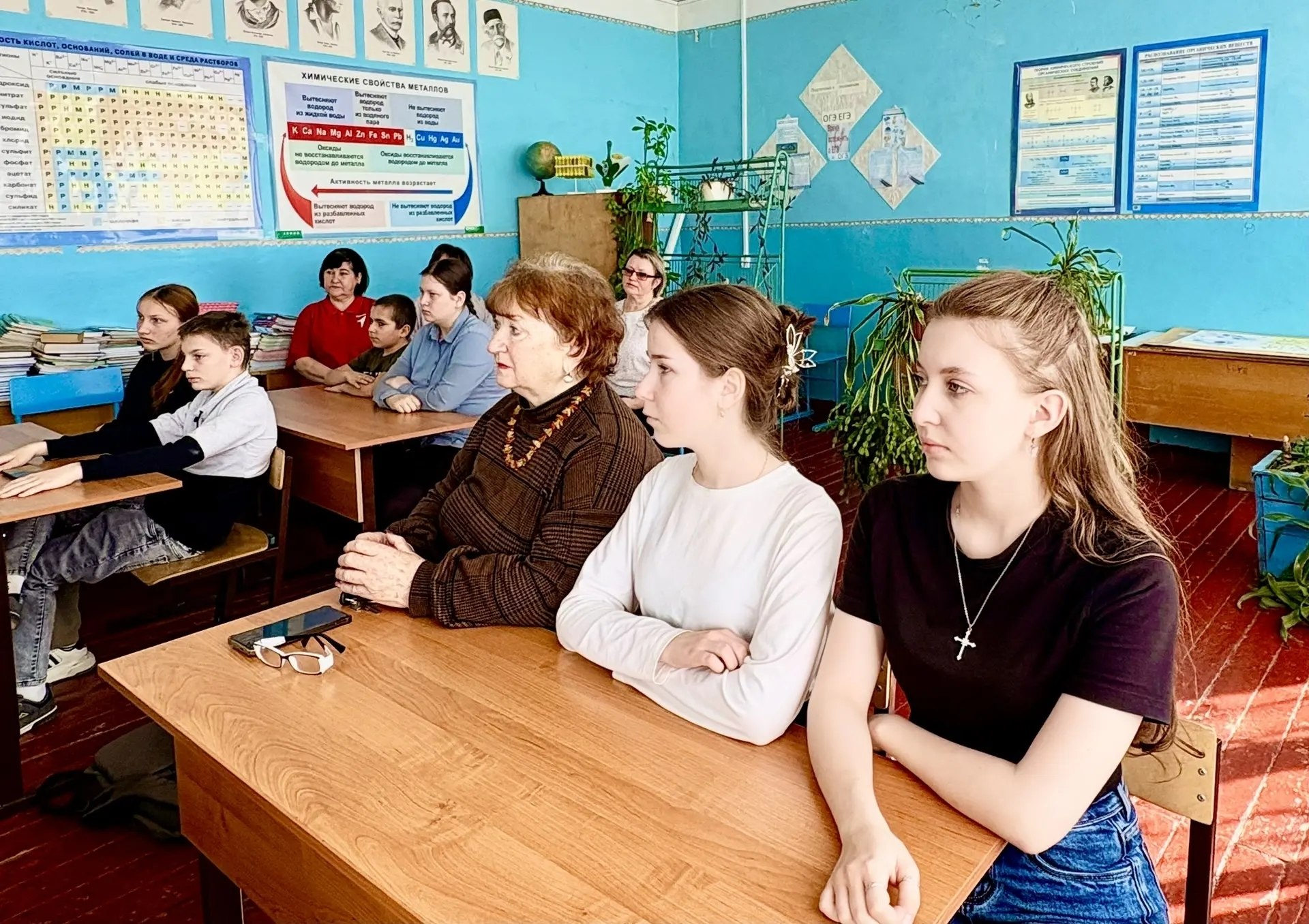 Вчера в Краснодолинской школе состоялась профилактическая беседа для старшеклассников Вчера в Краснодолинской школе состоялась профилактическая беседа для старшеклассников