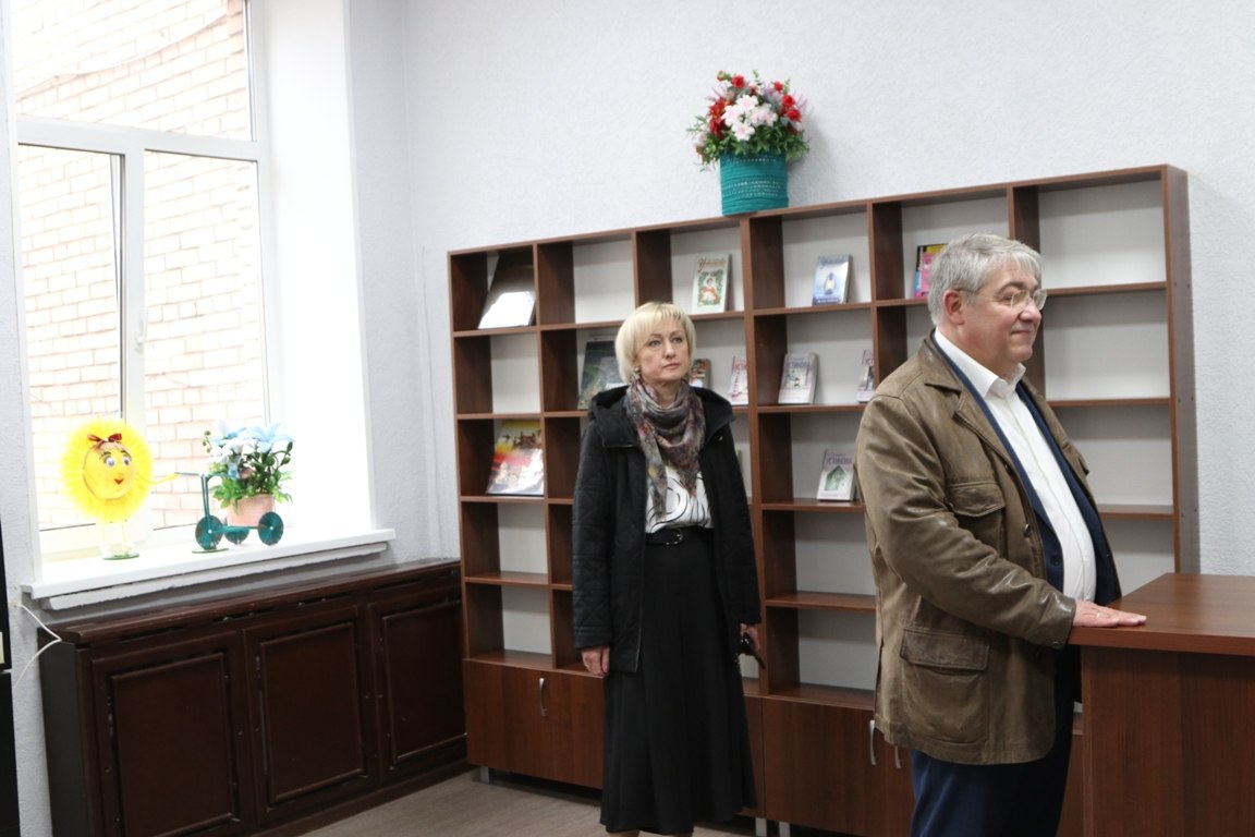 Александр Михайлов: С Ларисой Кравченко поздравили с Днем рождения директора ООО «Витафарм» Галину Чернышову, всей душой преданной своему делу Александр Михайлов: С Ларисой Кравченко поздравили с Днем рождения директора ООО «Витафарм» Галину Чернышову, всей душой преданной своему делу