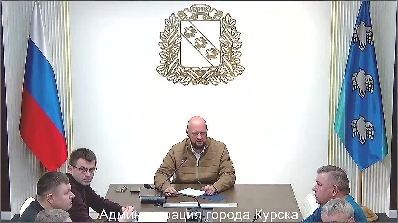 Евгений Маслов: Сегодня провел совещание с коллегами из комитета ЖКХ и представителями трех дорожных подрядных организаций: «Интеграл-Строй», «Благоустройство», «Курскдор»