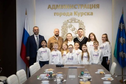 Глава города Курска встретился с коллективом студии «Артист»