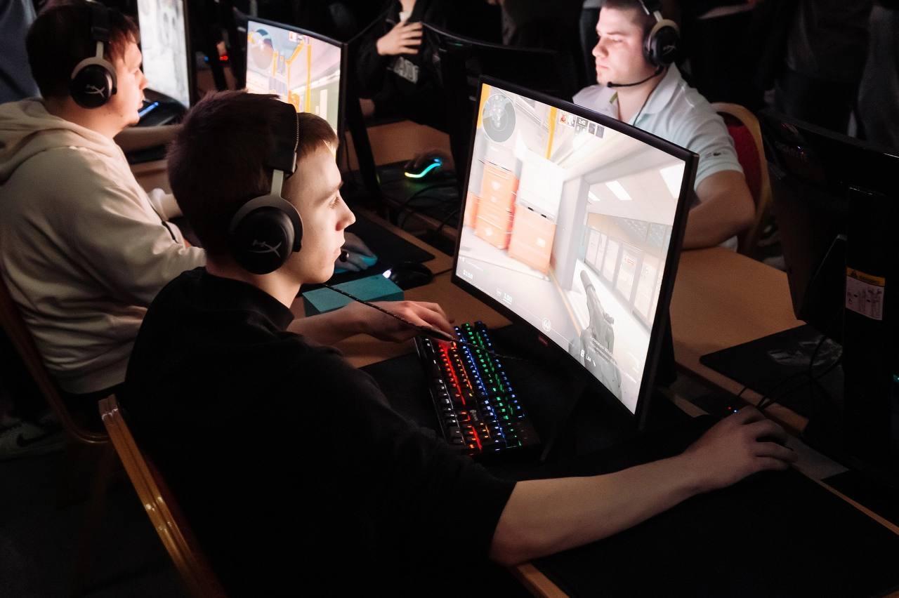 ЧЕМПИОНЫ ОБЛАСТИ ПО КИБЕРСПОРТУ