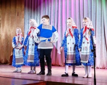 Во Дворце пионеров и школьников в рамках 40-го городского фестиваля детского и юношеского творчества «Наши таланты — родному краю» проходит открытый конкурс солистов, фольклорных коллективов и ансамблей русской народной...