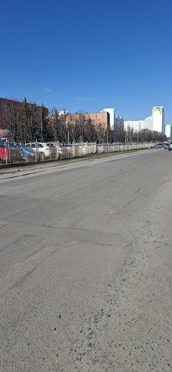 Нам пишут:. — Порядок в первую очередь принято наводить у социально значимых объектов, но, судя по всему, не в нашем городе Нам пишут:. — Порядок в первую очередь принято наводить у социально значимых объектов, но, судя по всему, не в нашем городе